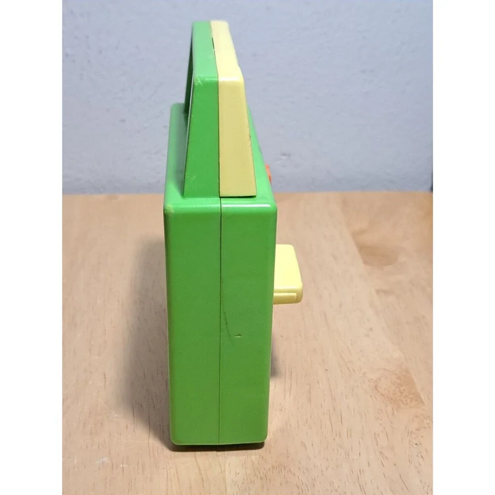 Vintage 1983 Fisher Price Toy Radio Wind Up Music Box Toyland #795 WORKS
